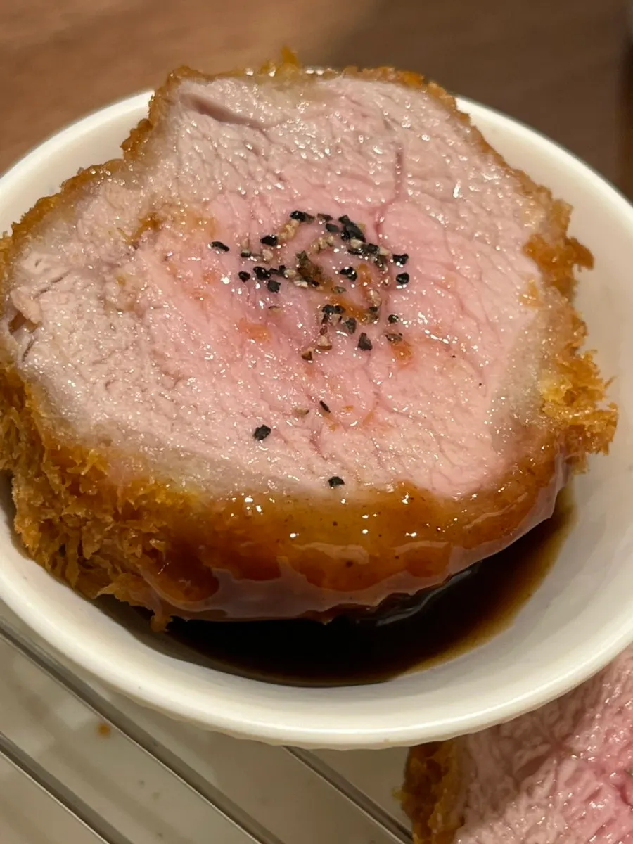 Cross-section of the tender tenderloin hire-katsu