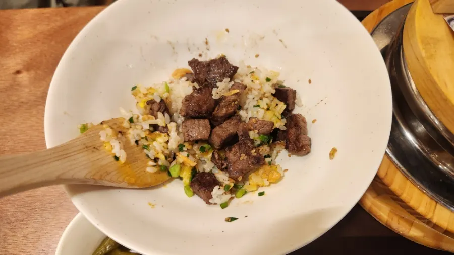 Mixed steak sotbap served in a bowl