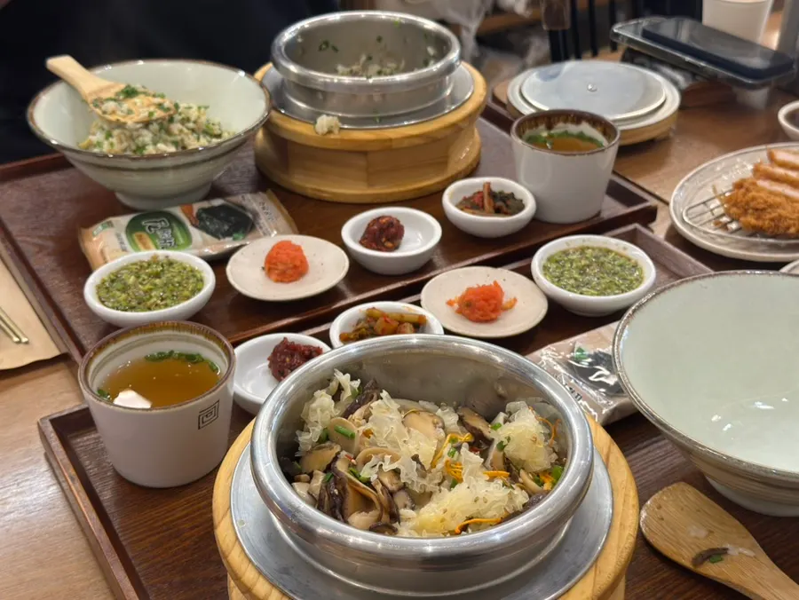 Pot rice and tonkatsu spread at Gome Mui Songpa Munjeong