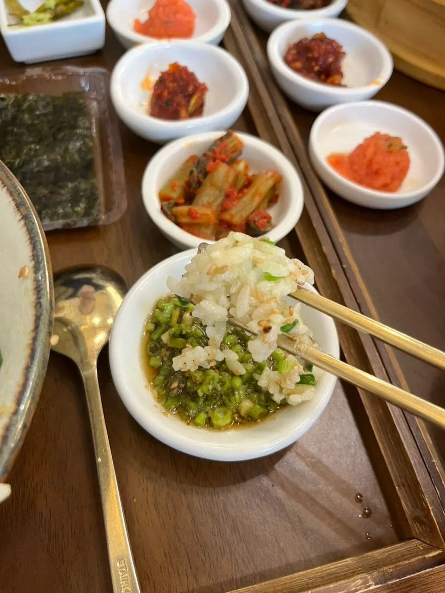 A neatly prepared meal at Gome Mui