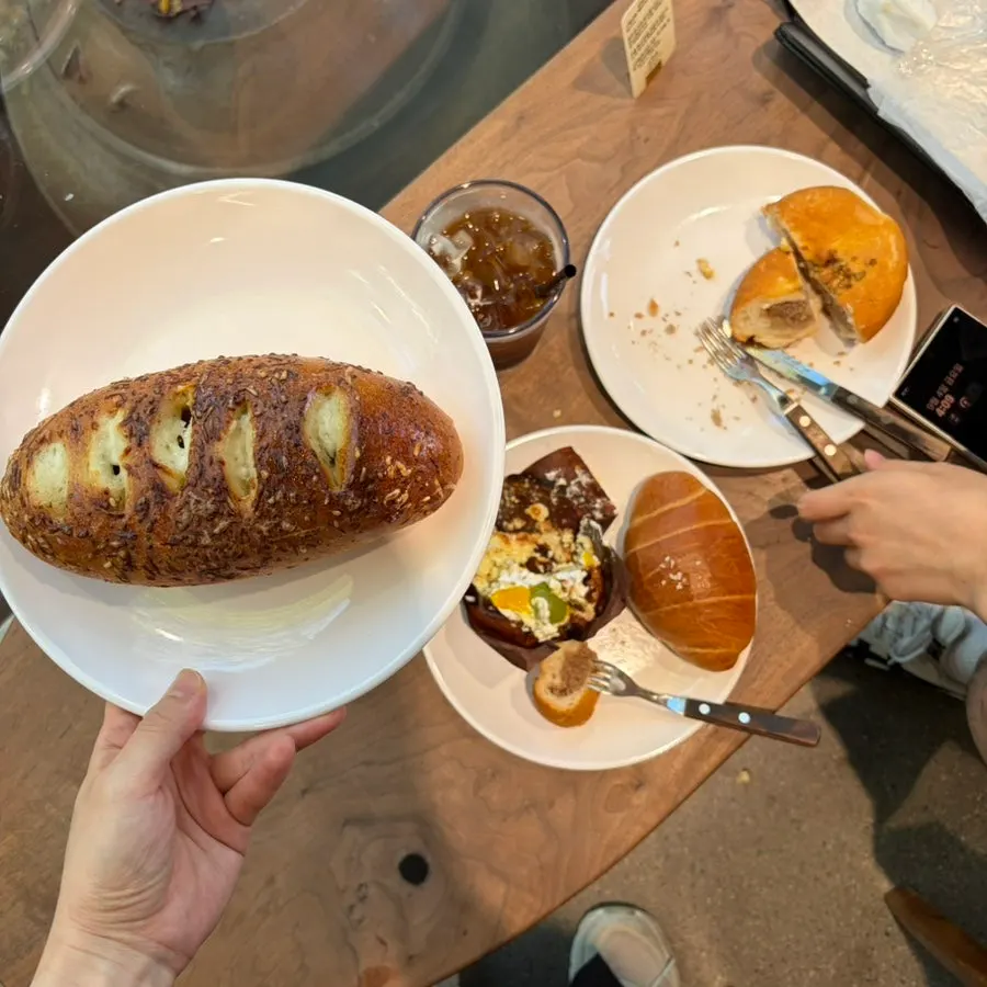 Drinks and bread on the café table