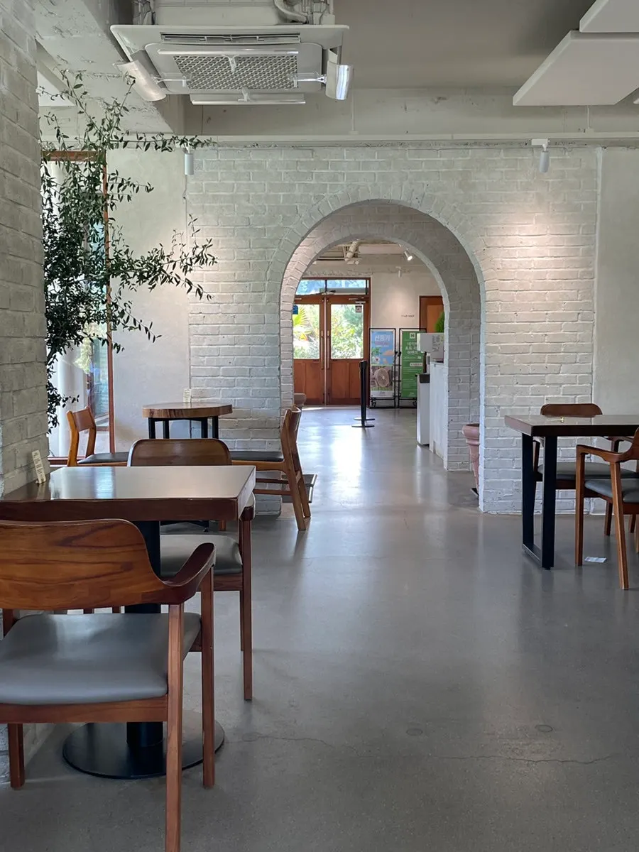Garden walking path at Baedagol Bakery House in Goyang