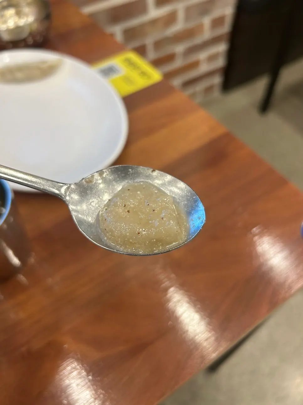 통통하고 쫄깃한 들깨칼국수 메밀면 클로즈업