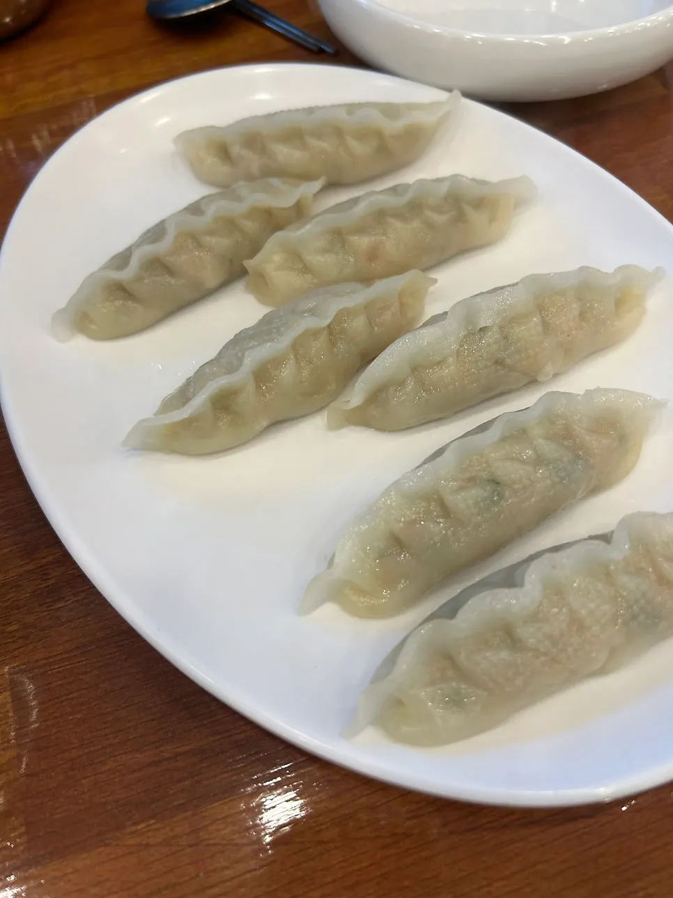 사이드로 추가한 새우만두 한 접시