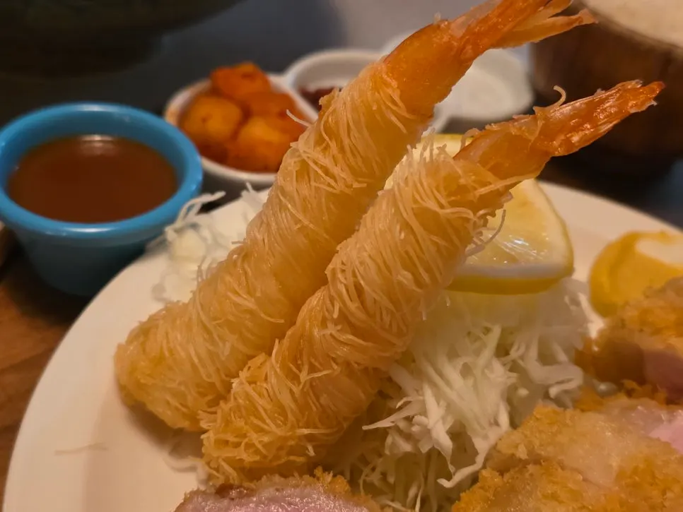 Ebi fry with tenderloin and loin katsu