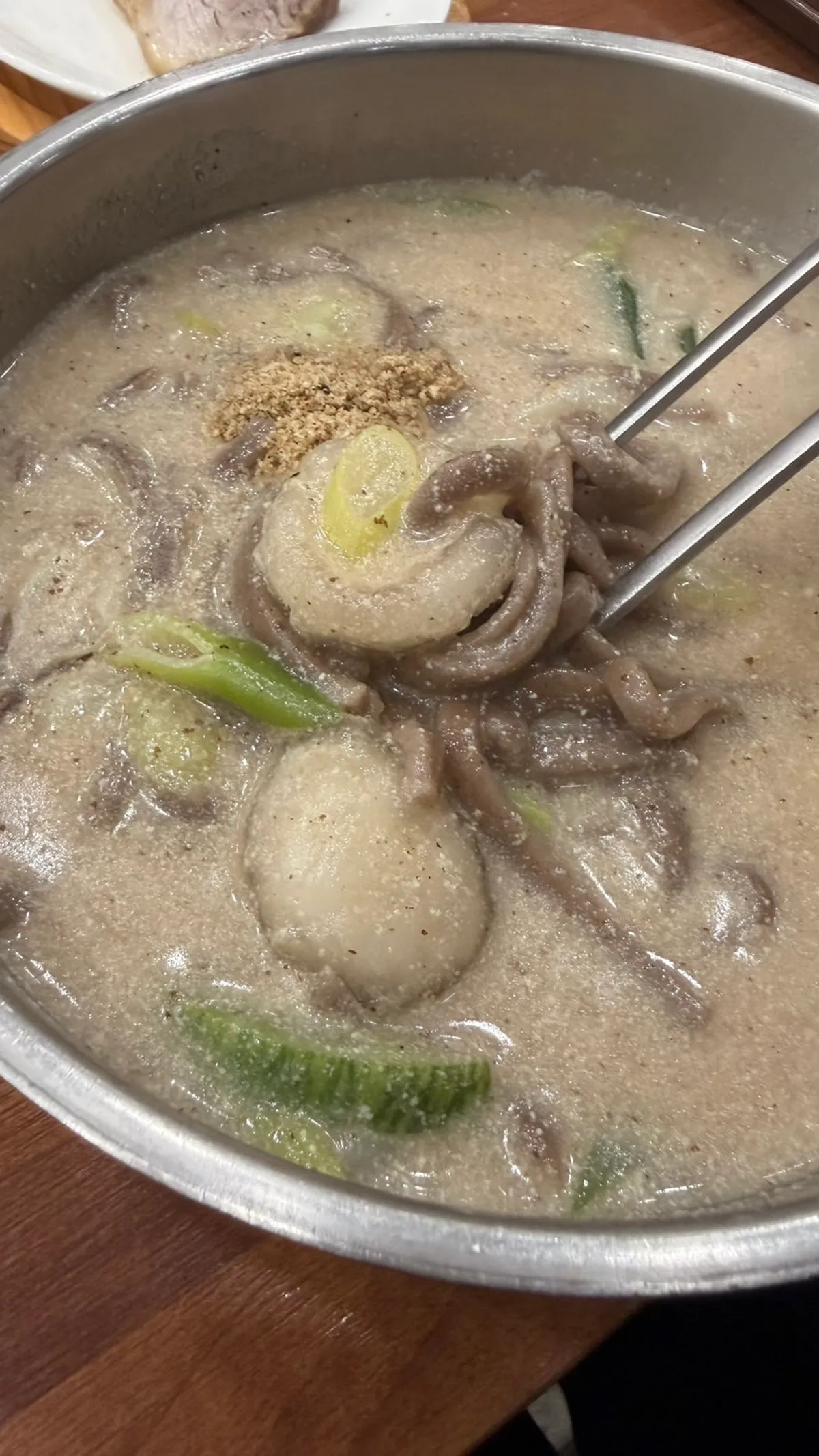 따끈한 들깨 메밀 칼국수