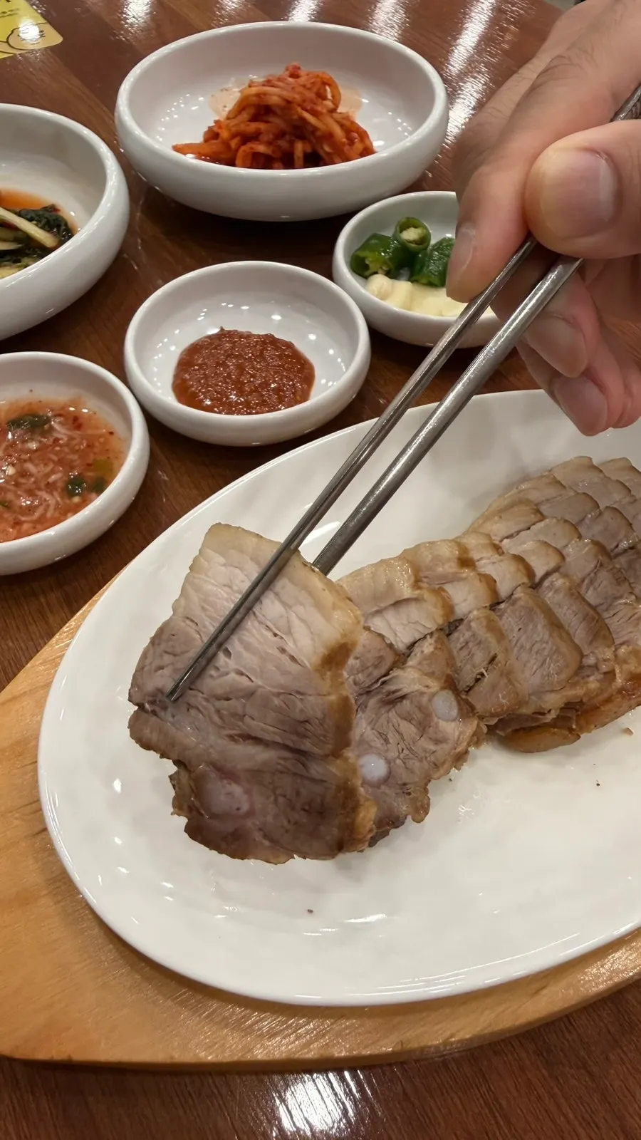 막국수와 곁들여 먹은 수육