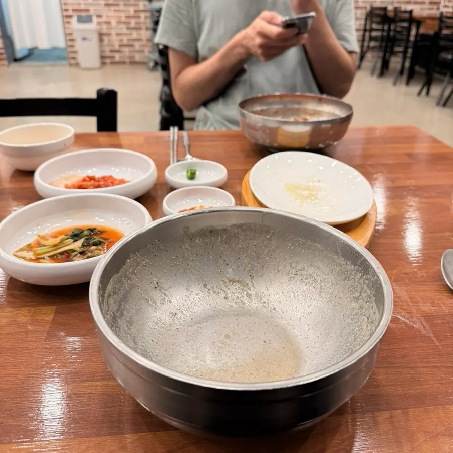 추천 메뉴인 들깨 메밀 칼국수