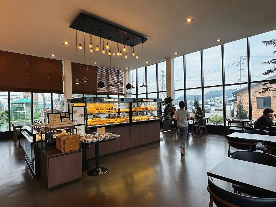 Ruang kedai tingkat 1 dan 2 Pine Terrace