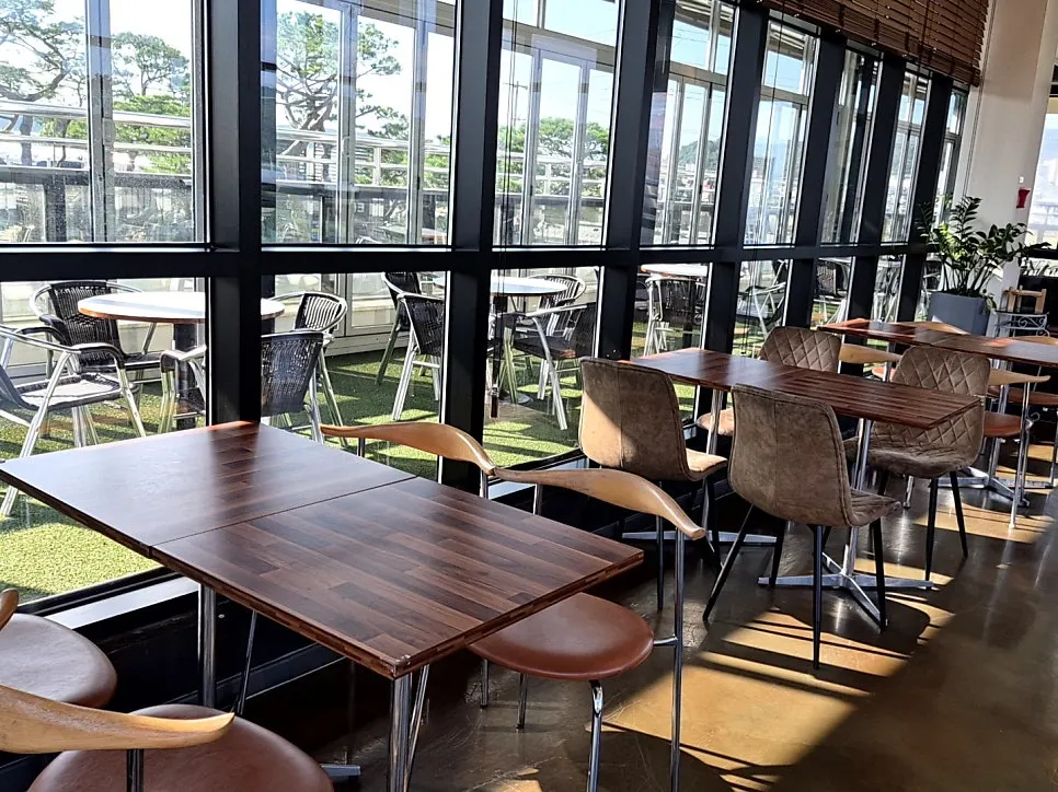 Second-floor window seating at Pine Terrace