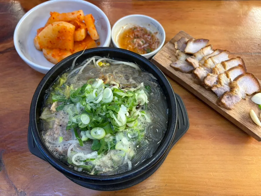 A full haejangguk meal without seonji