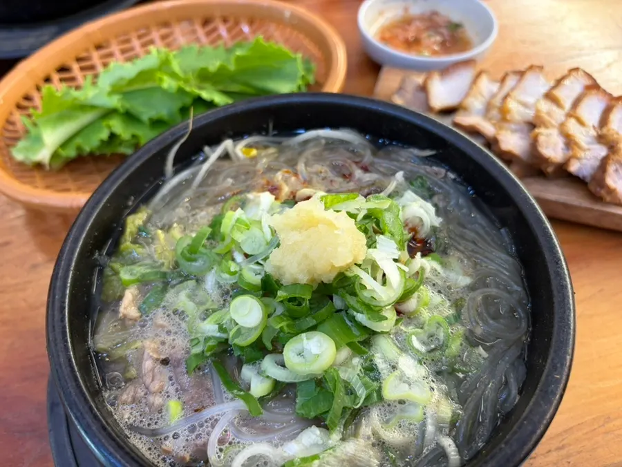 Haejangguk broth with dadegi added