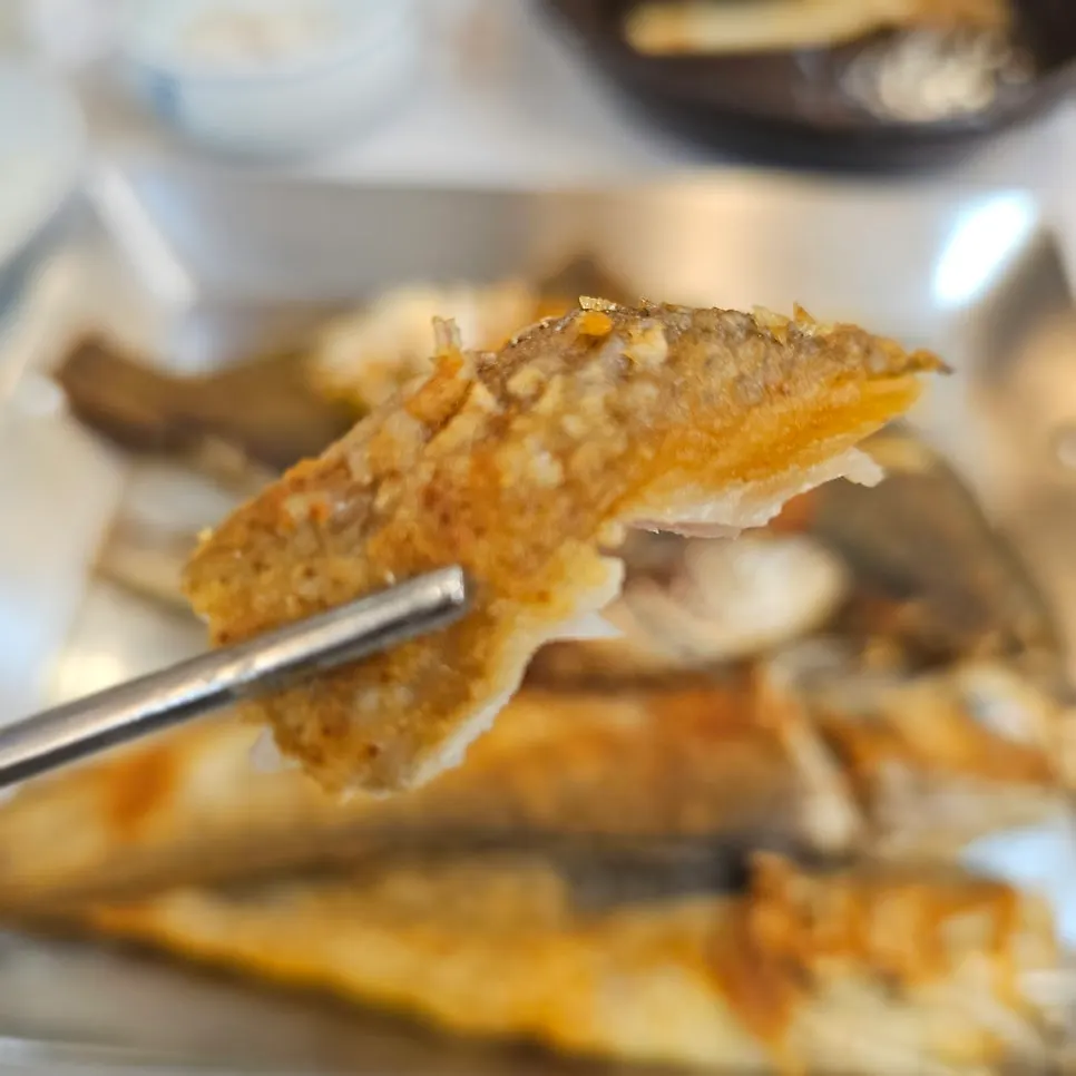 부드럽게 발리는 생선구이 살