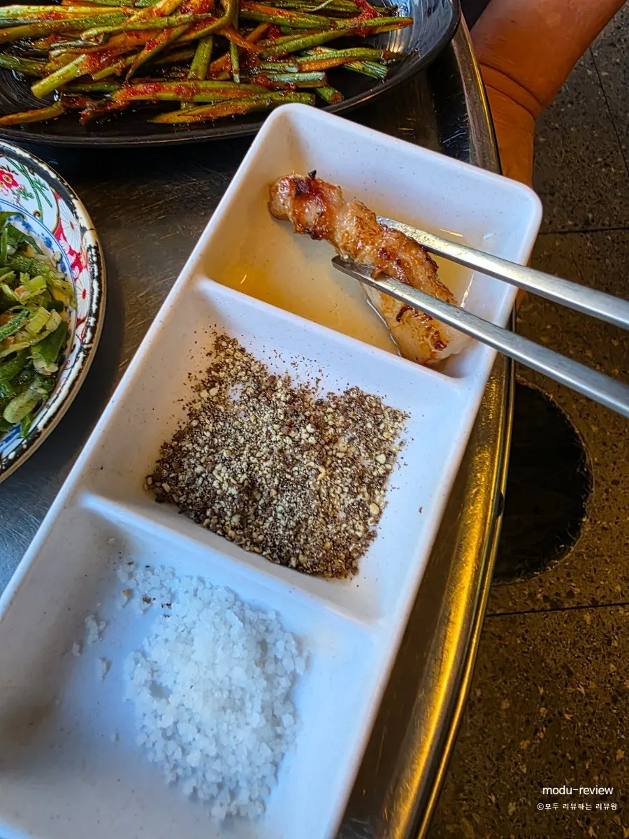 불판에 굽는 삼겹살