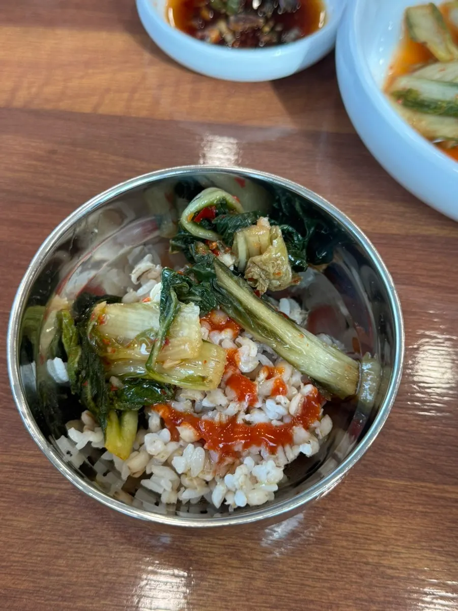 Pre-meal barley rice and basic side dishes