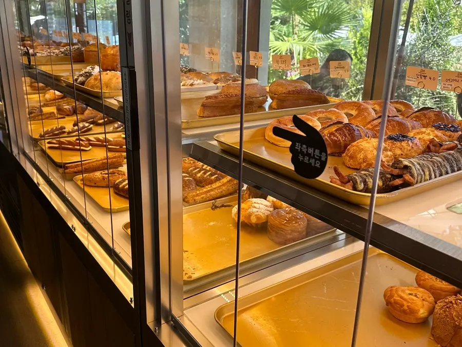 Order counter and drink menu