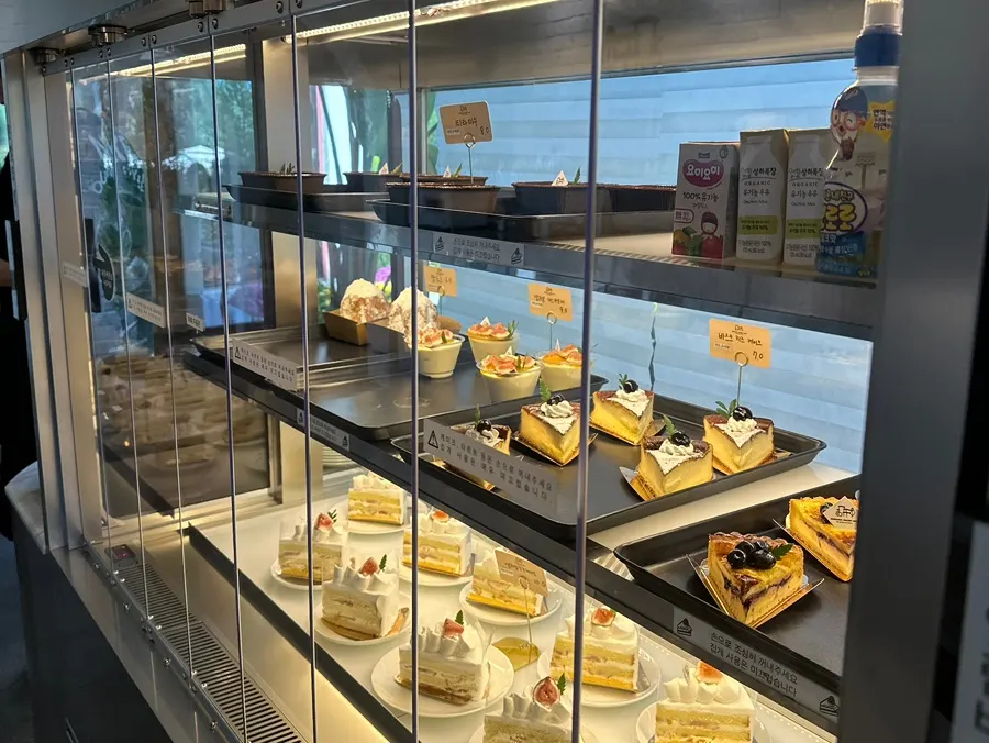 Display of plain breads and cakes