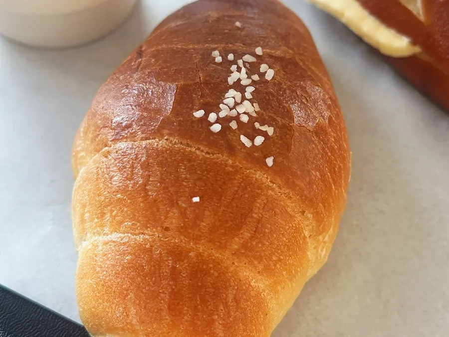 Cross-section of salt bread cut in half