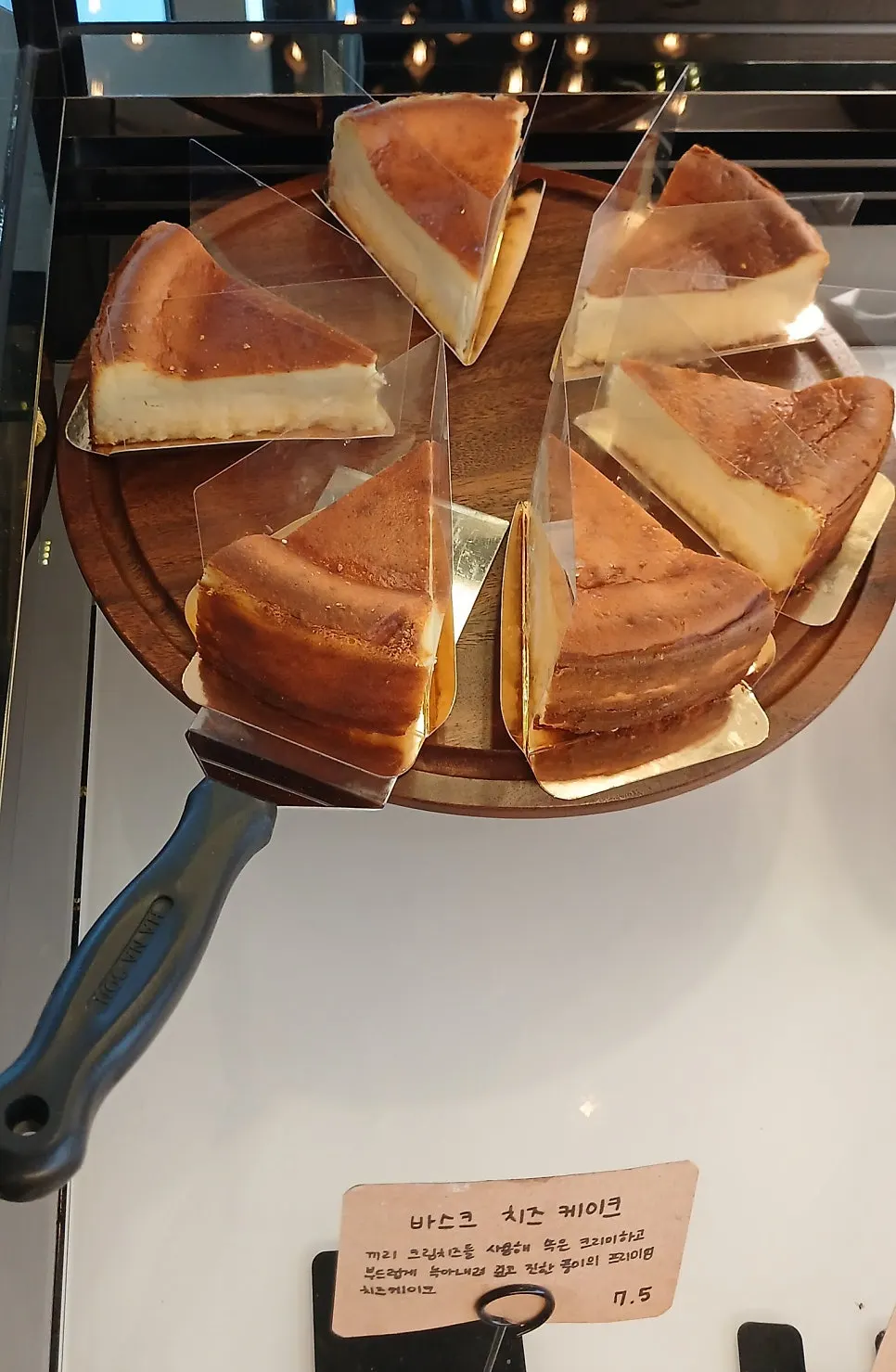 Vertical display shelf with countryside bread and ciabatta