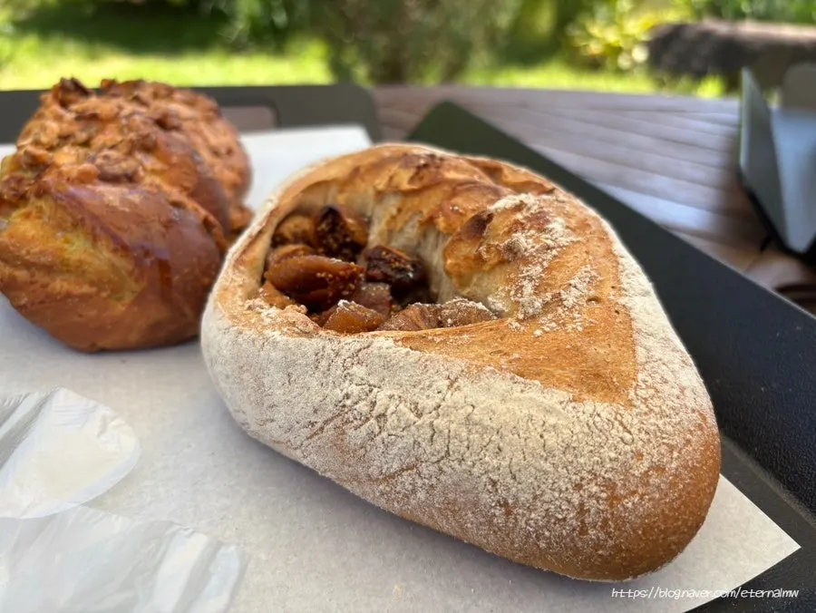 Bread and drinks on the table