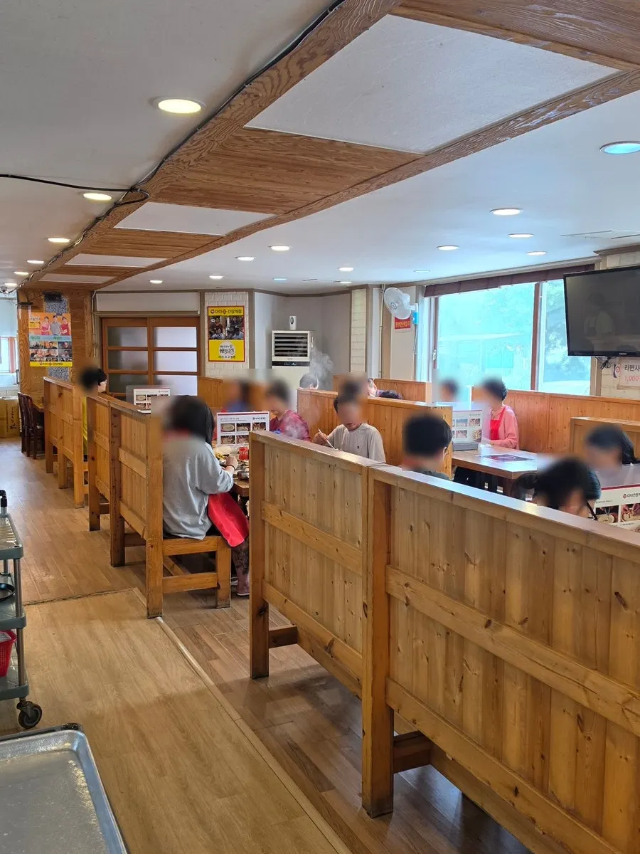 Interior of Deodeo Ganjanggejang Muhalliripil