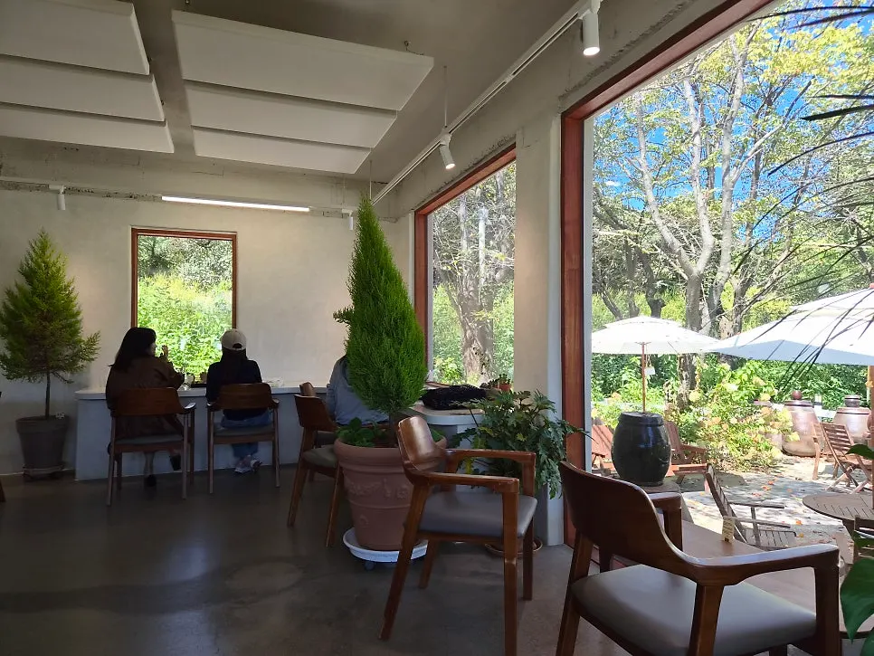 Outdoor café space with garden landscaping view