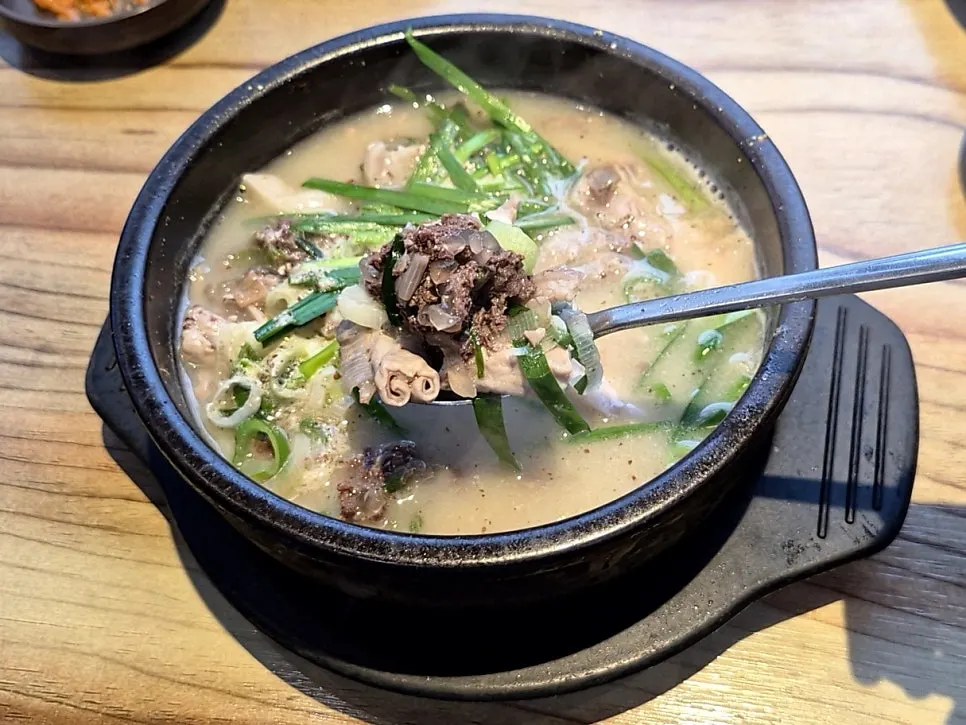 Eating sundae soup with somyeon noodles
