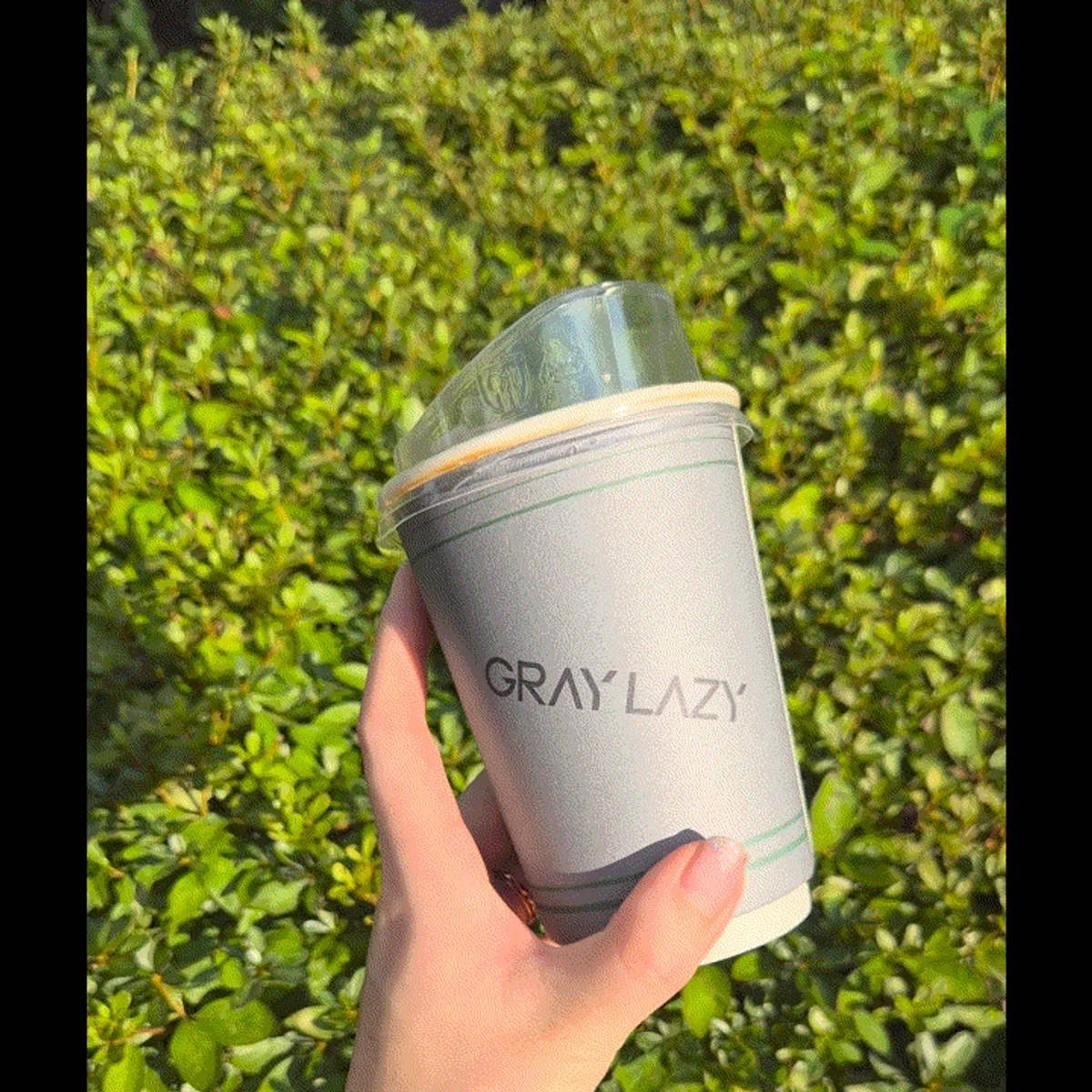 Takeout cups at the self-packing station