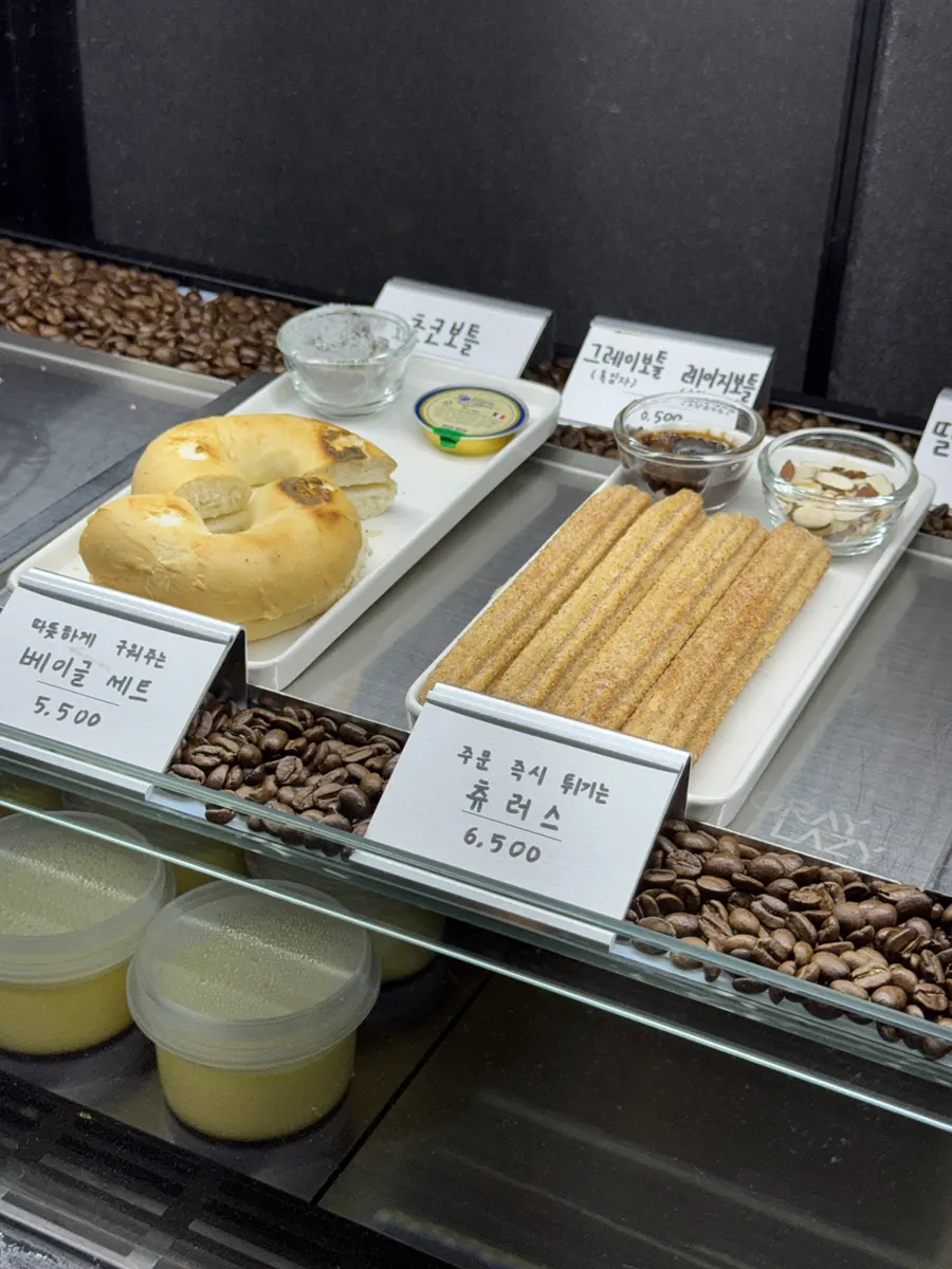 병에 담아 판매하는 콜드브루 커피