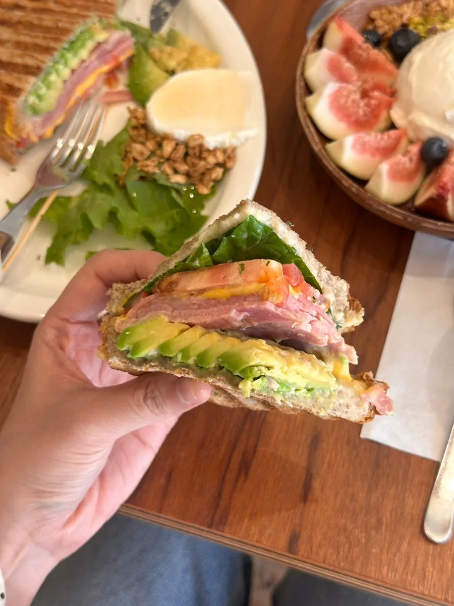 The sandwich stacked in two layers