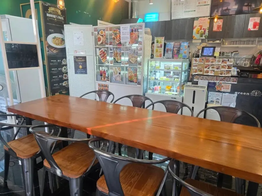 Ruang duduk luas di Green Brownie Boryeong City Hall Branch