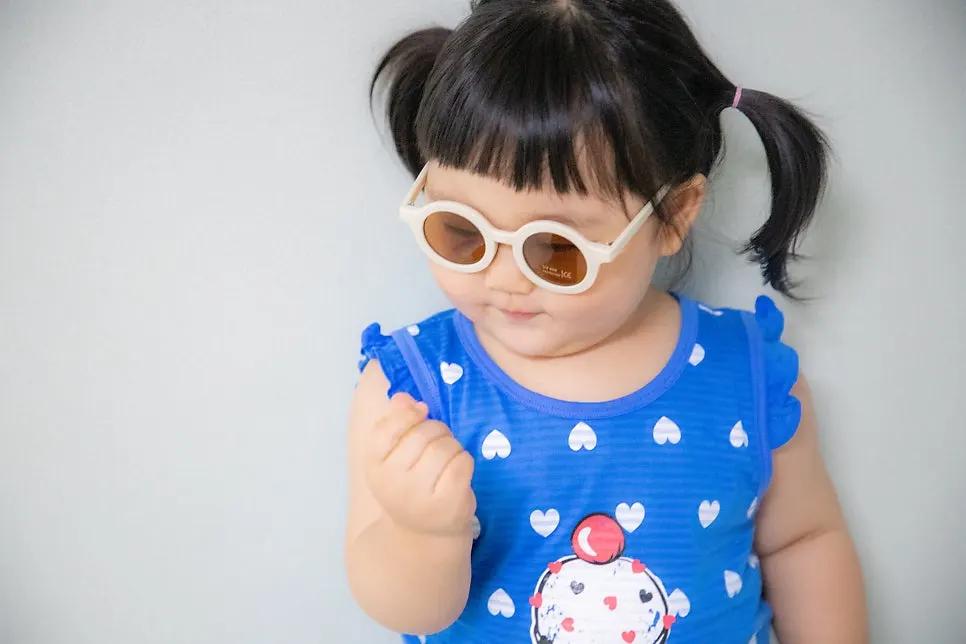 Haneul wearing toddler sunglasses