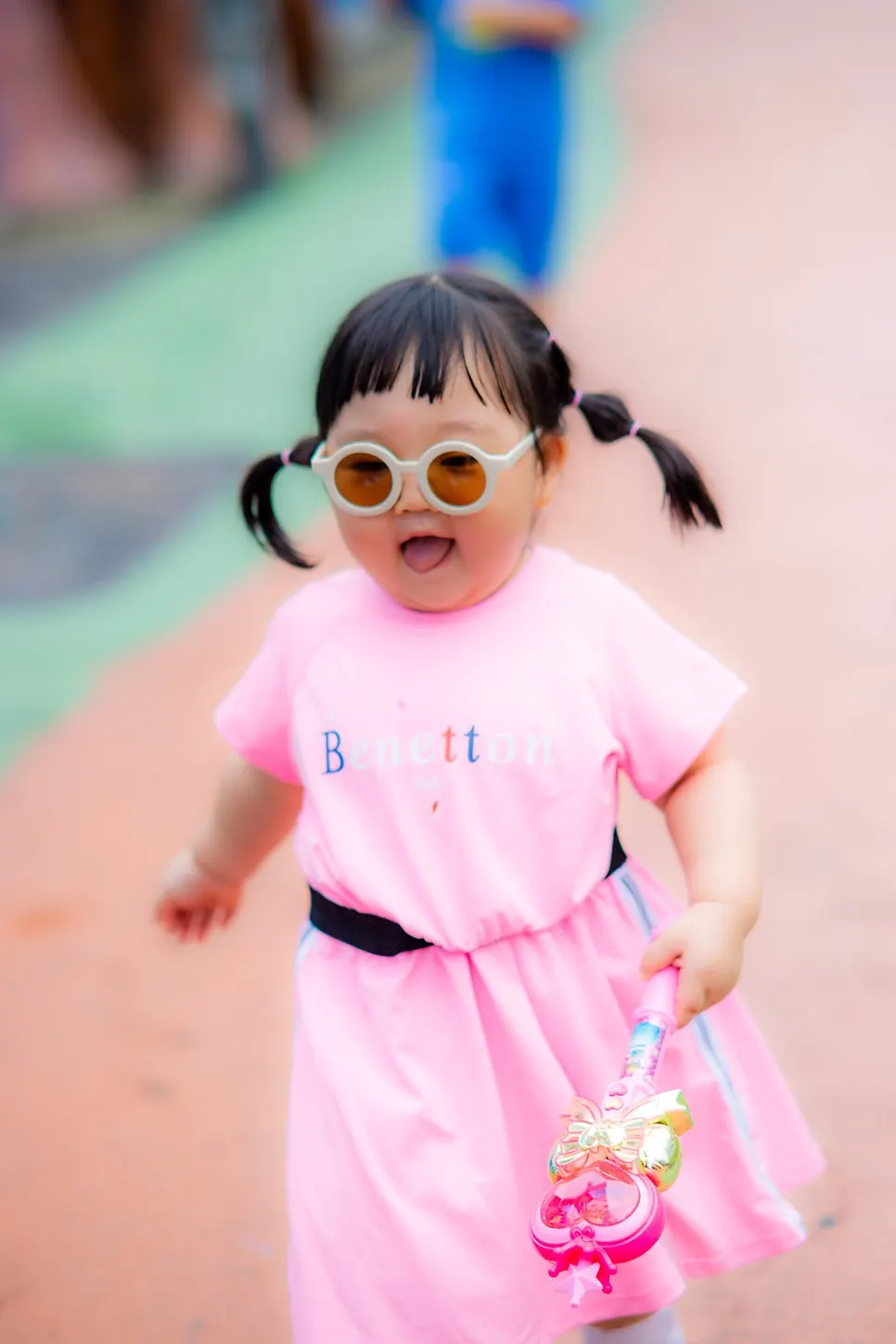 Haneul wearing sunglasses at Fairy Tale Village