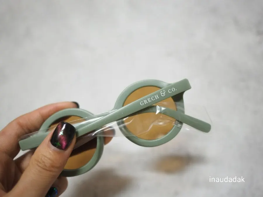 Kids’ sunglasses for summer outings