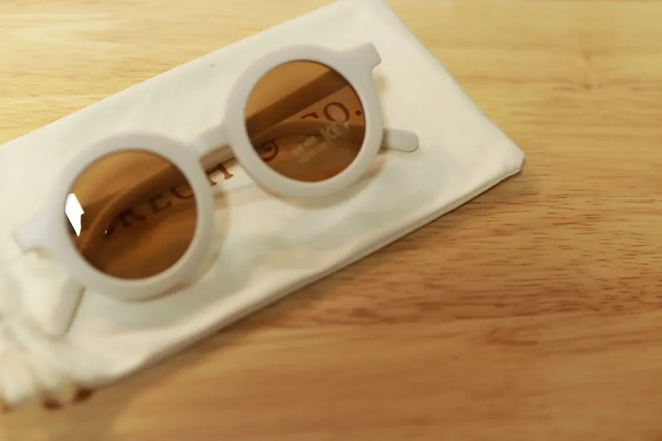 Toddler sunglasses with nose support