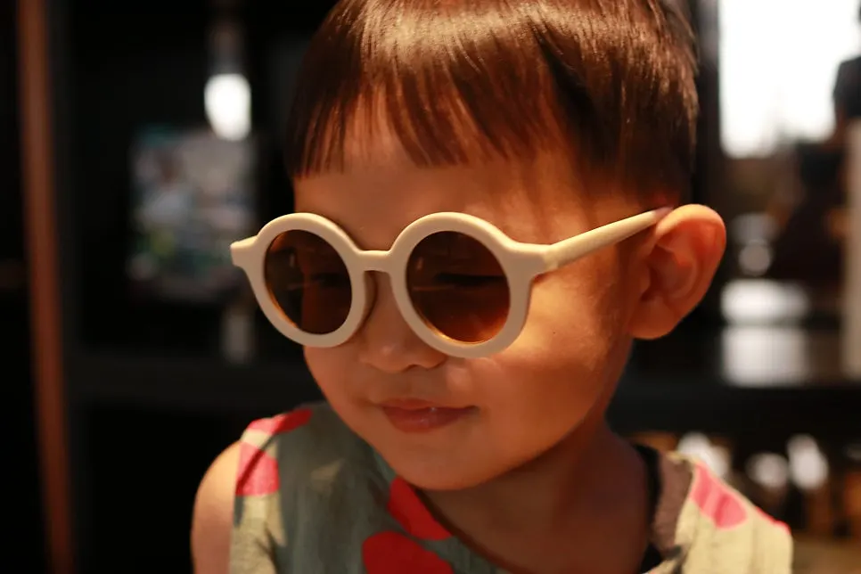 Toddler sunglasses that fit a child