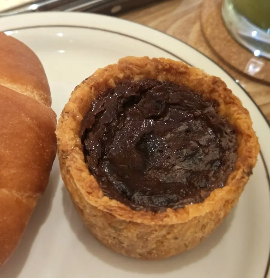크림이 가득 찬 크림소금빵