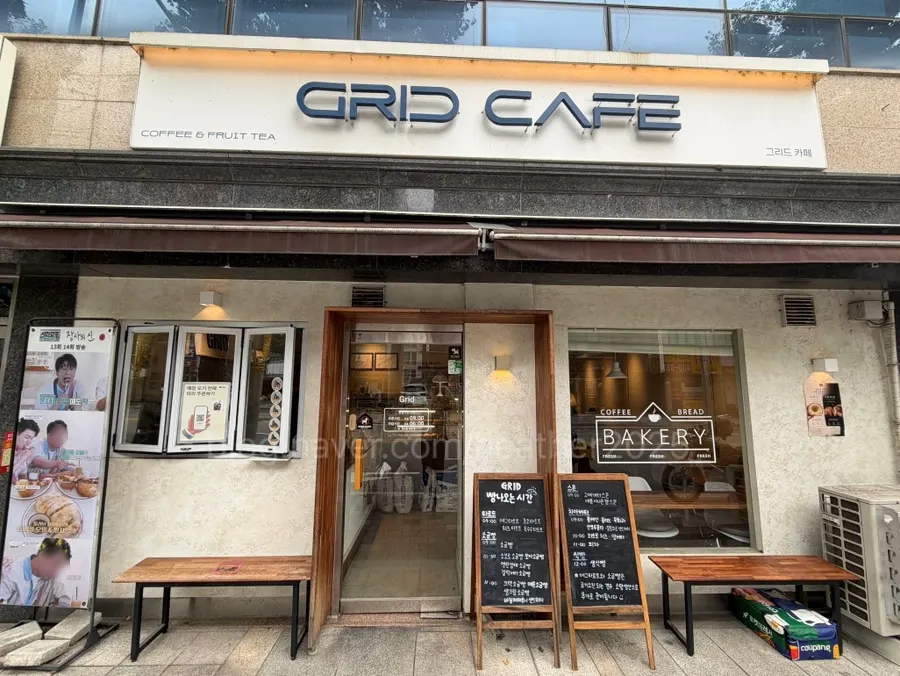 Exterior of Grid Cafe on the first floor of Macheon-ro