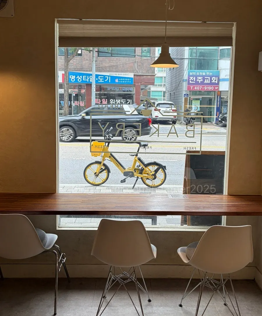 Window seat at Grid Cafe, good for sitting alone
