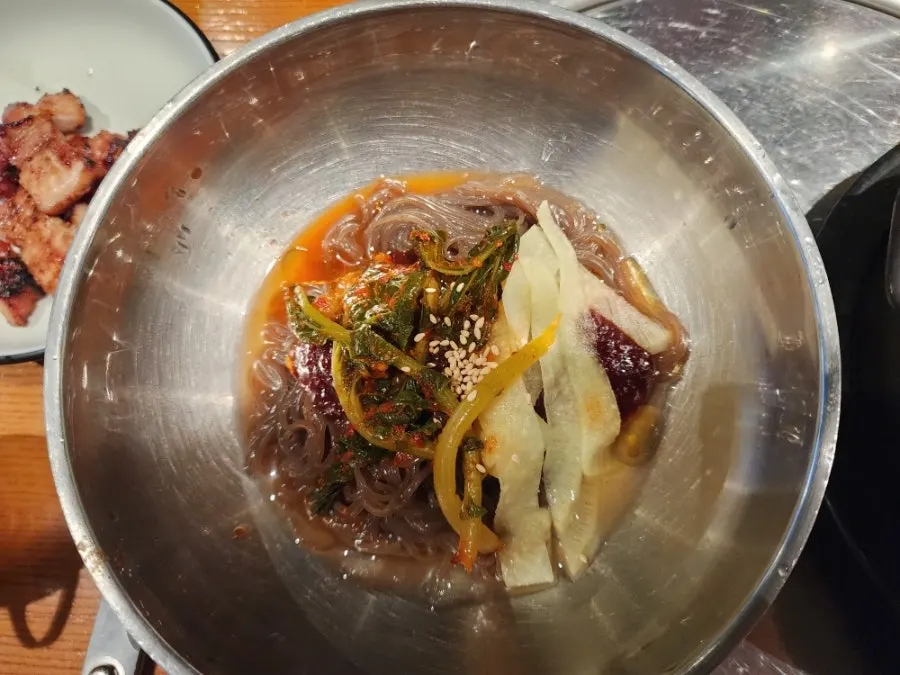 Bibim-naengmyeon mixed with sauce
