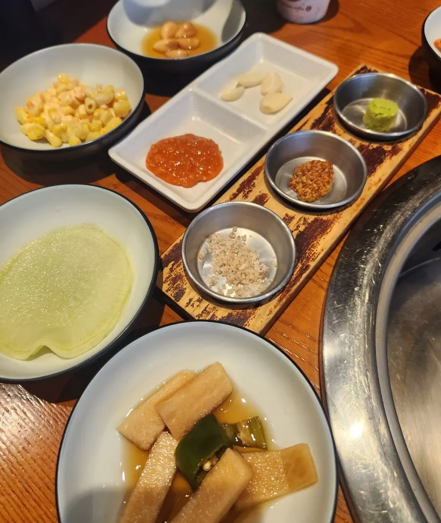 Neatly arranged side dish plates