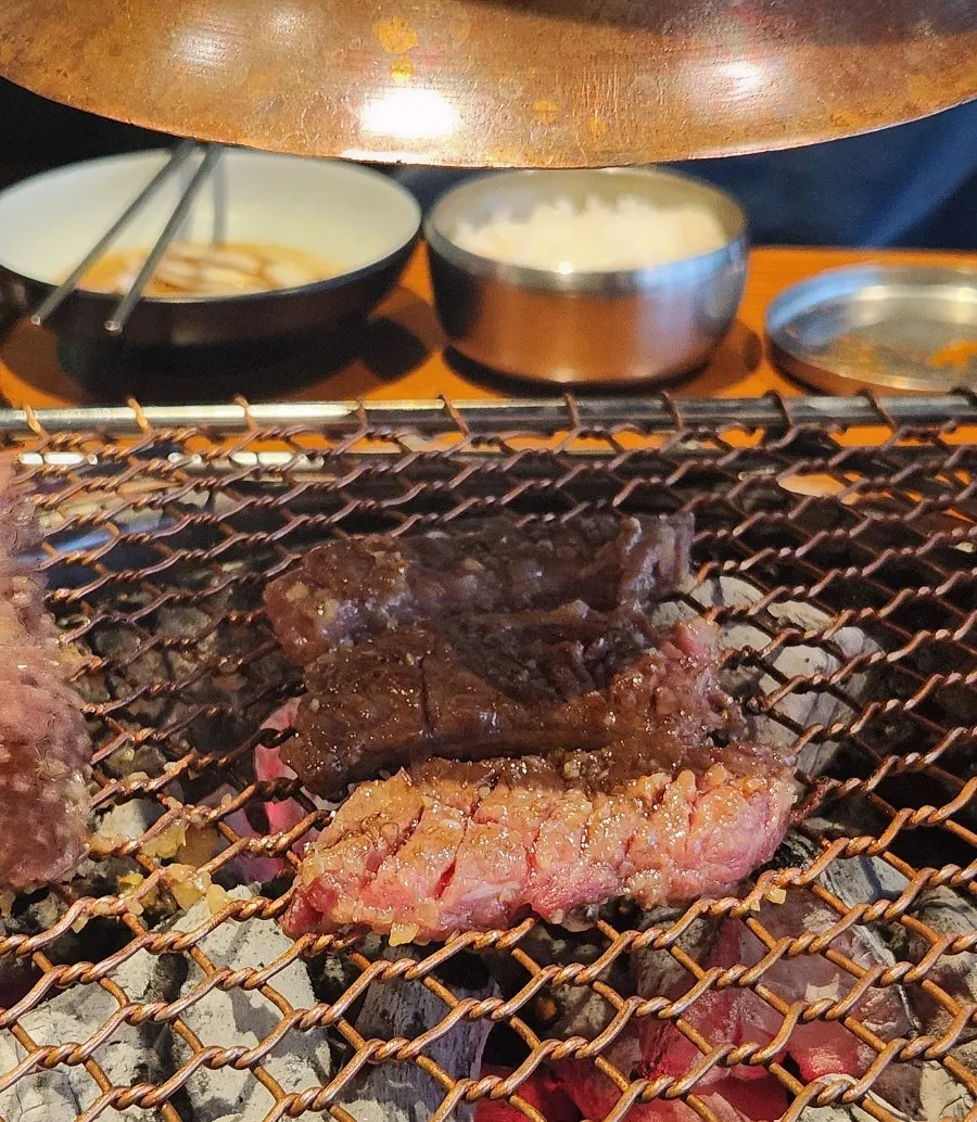 Glossy grilled garlic beef ribs