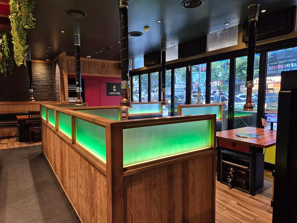 グリルザテラス東灘本店の入口全景