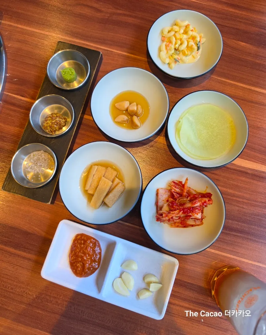 무장아찌와 마늘장아찌가 나온 기본 상차림