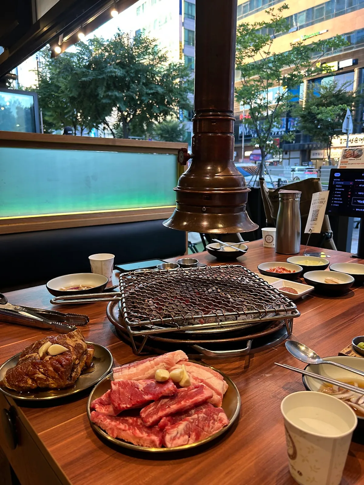 소갈비와 삼겹살 세트 상차림