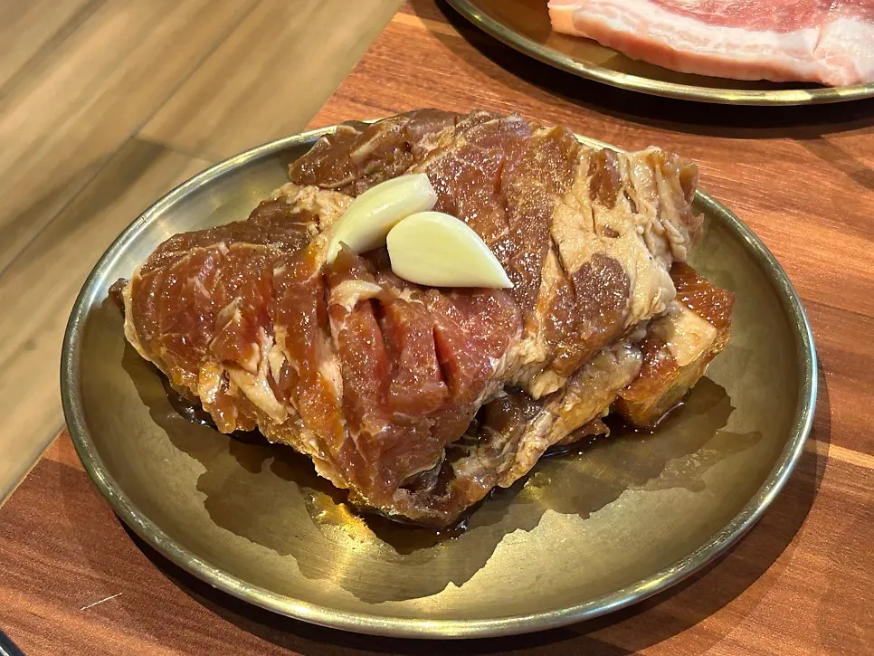 소갈비와 삼겹살 세트 구성