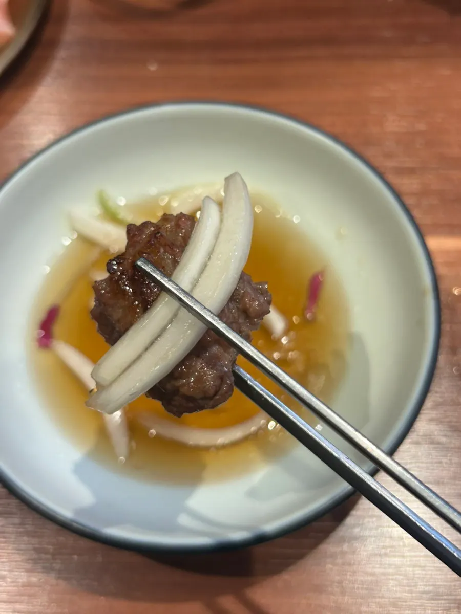 와사비 소금에 찍은 소갈비