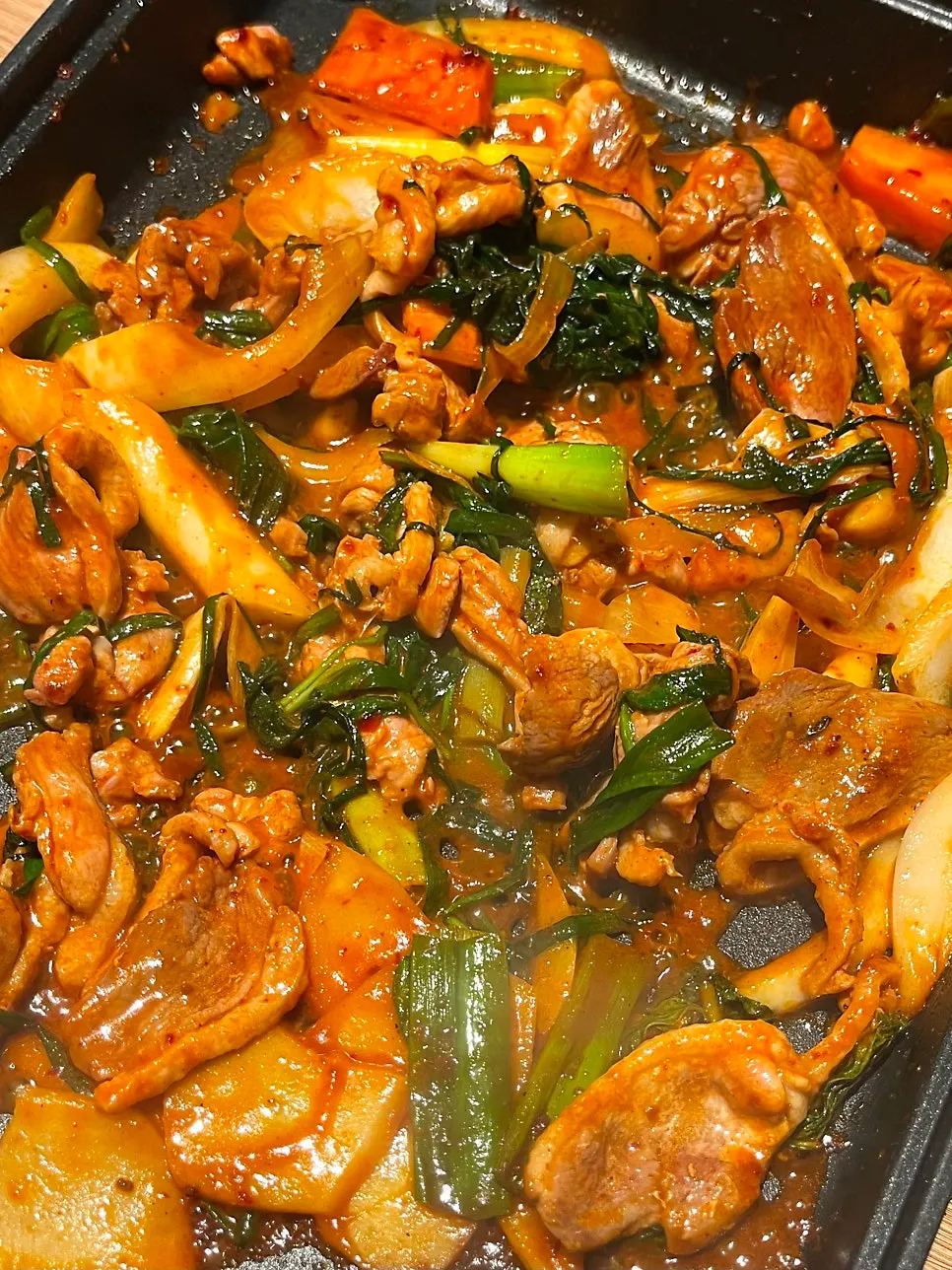 기름이 튀어 앞치마가 필요한 주물럭 굽기