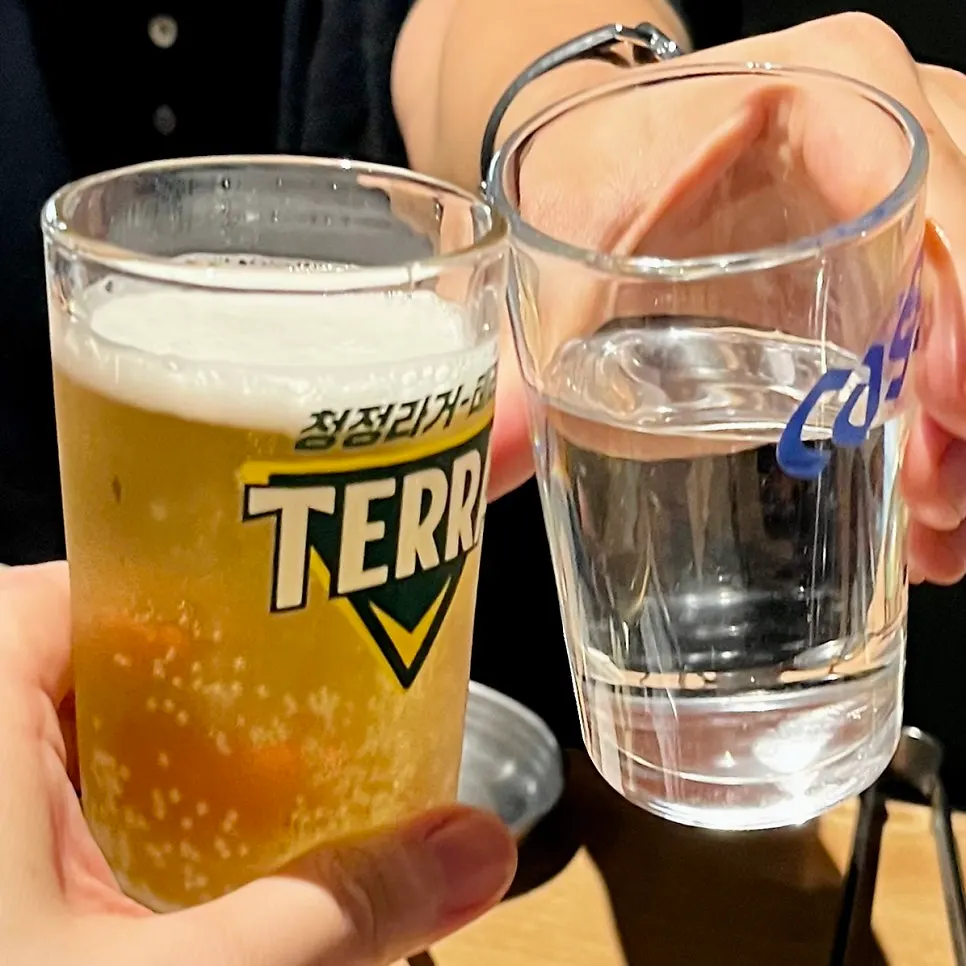 다 익은 매콤한 오리주물럭 한 점