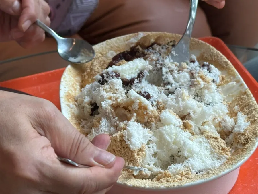 Bingsu topped with injeolmi powder